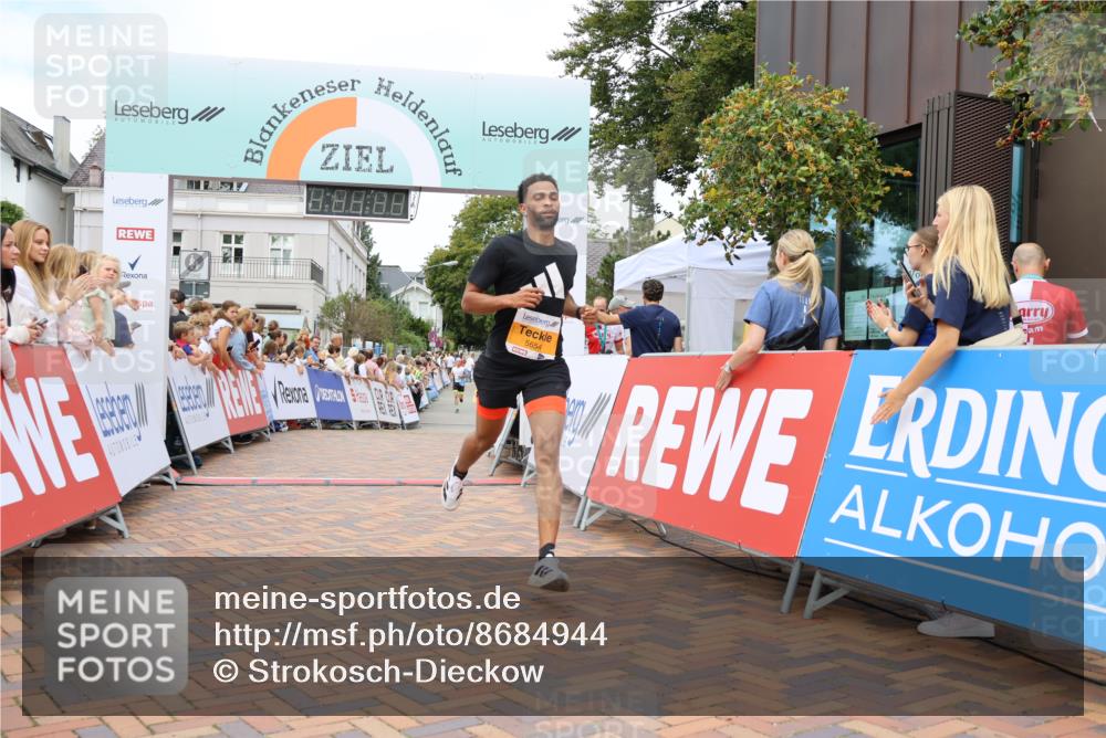 31.08.2025 - 21. Blankeneser Heldenlauf Strokosch-Dieckow http://msf.ph/oto/8684944 31.08.2025 12:01:22 Ziel 5654, 4219 meine-sportfotos.de