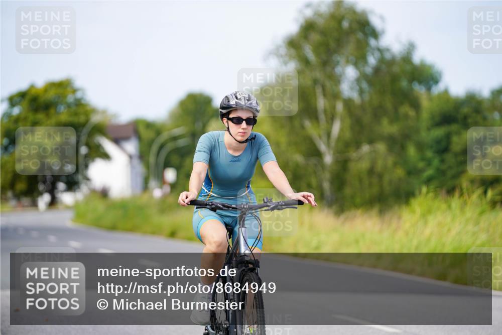 31.08.2025 - Elbe Triathlon Hamburg Michael Burmester http://msf.ph/oto/8684949 31.08.2025 11:33:46 Radfahren 1525 meine-sportfotos.de