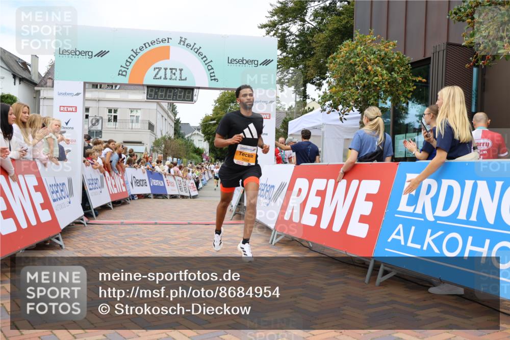 31.08.2025 - 21. Blankeneser Heldenlauf Strokosch-Dieckow http://msf.ph/oto/8684954 31.08.2025 12:01:22 Ziel 5654, 4219 meine-sportfotos.de