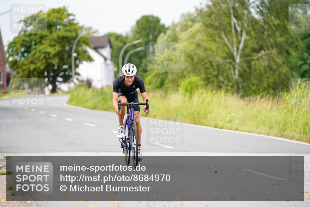 31.08.2025 - Elbe Triathlon Hamburg Michael Burmester http://msf.ph/oto/8684970 31.08.2025 12:18:01 Radfahren 1621 meine-sportfotos.de
