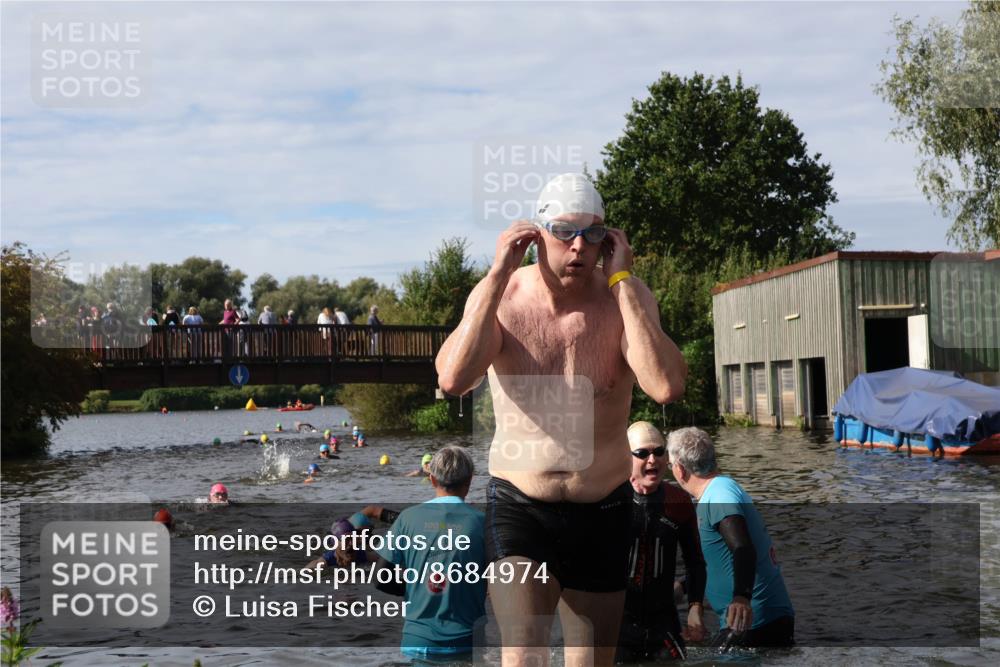 31.08.2025 - Elbe Triathlon Hamburg Luisa Fischer http://msf.ph/oto/8684974 31.08.2025 10:32:38 Schwimmen 1263, 1319, 1322, 1335 meine-sportfotos.de