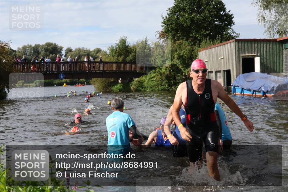 31.08.2025 - Elbe Triathlon Hamburg Luisa Fischer http://msf.ph/oto/8684991 31.08.2025 10:32:45 Schwimmen 1314, 1318, 1320, 1322, 1335 meine-sportfotos.de