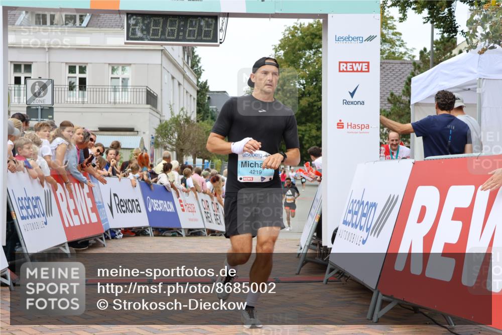 31.08.2025 - 21. Blankeneser Heldenlauf Strokosch-Dieckow http://msf.ph/oto/8685002 31.08.2025 12:01:16 Ziel 5814, 4219 meine-sportfotos.de