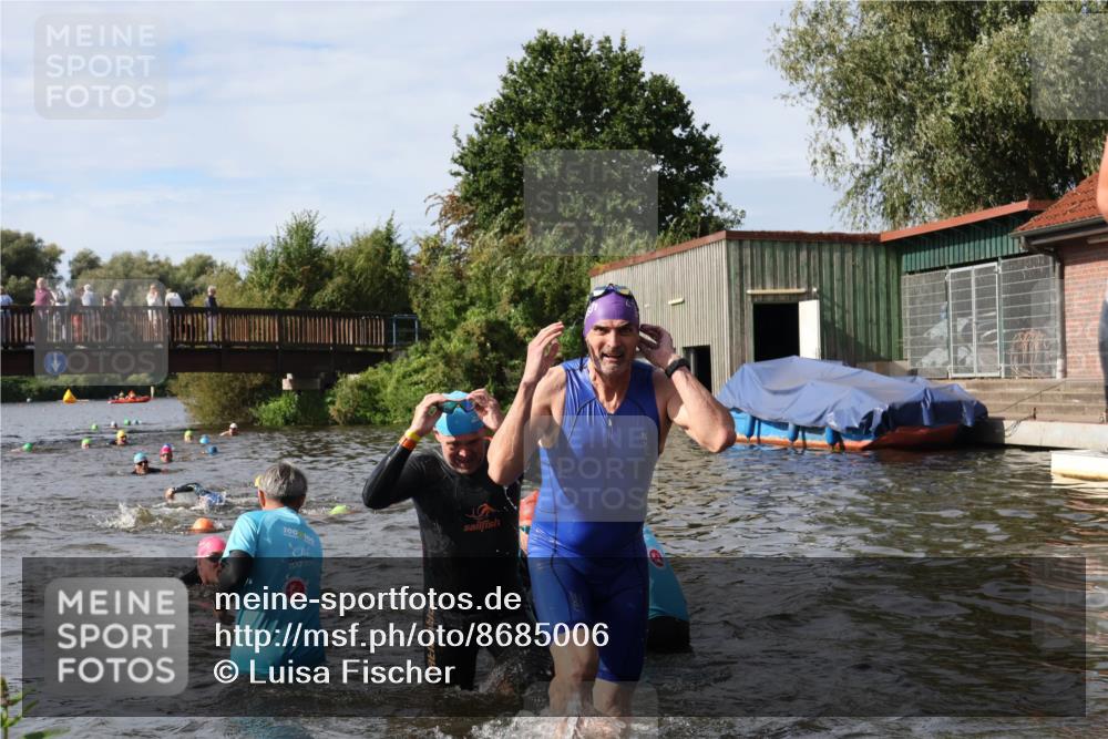 31.08.2025 - Elbe Triathlon Hamburg Luisa Fischer http://msf.ph/oto/8685006 31.08.2025 10:32:49 Schwimmen 1252, 1300, 1314, 1318, 1320, 1322 meine-sportfotos.de