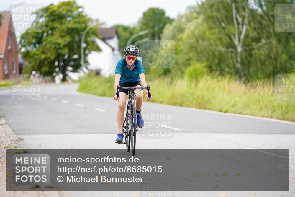 31.08.2025 - Elbe Triathlon Hamburg Michael Burmester http://msf.ph/oto/8685015 31.08.2025 12:21:14 Radfahren 1619 meine-sportfotos.de