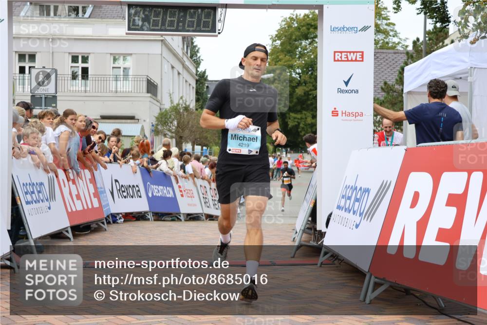 31.08.2025 - 21. Blankeneser Heldenlauf Strokosch-Dieckow http://msf.ph/oto/8685016 31.08.2025 12:01:16 Ziel 5814, 4219 meine-sportfotos.de