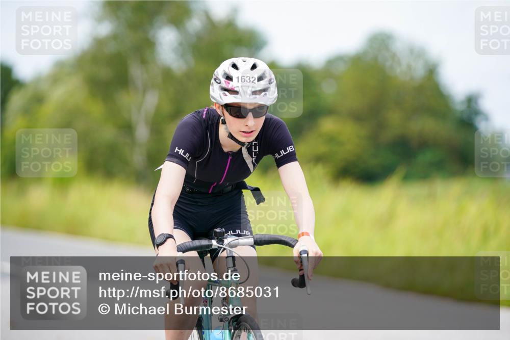 31.08.2025 - Elbe Triathlon Hamburg Michael Burmester http://msf.ph/oto/8685031 31.08.2025 12:21:31 Radfahren 1632 meine-sportfotos.de
