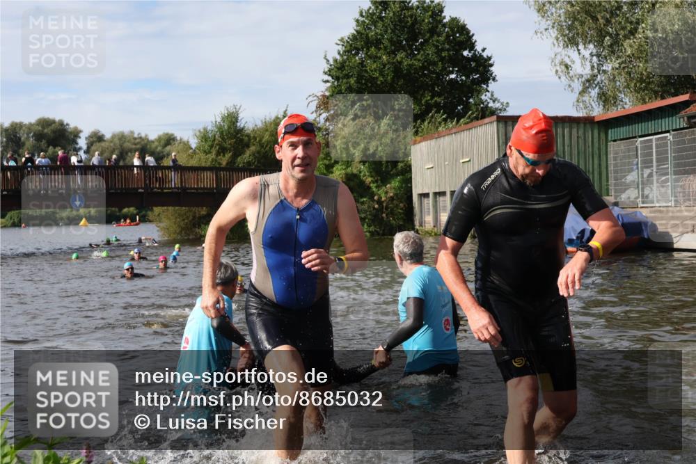 31.08.2025 - Elbe Triathlon Hamburg Luisa Fischer http://msf.ph/oto/8685032 31.08.2025 10:32:55 Schwimmen 1252, 1275, 1300, 1314, 1320 meine-sportfotos.de