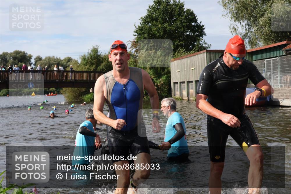 31.08.2025 - Elbe Triathlon Hamburg Luisa Fischer http://msf.ph/oto/8685033 31.08.2025 10:32:55 Schwimmen 1252, 1275, 1300, 1314, 1320 meine-sportfotos.de