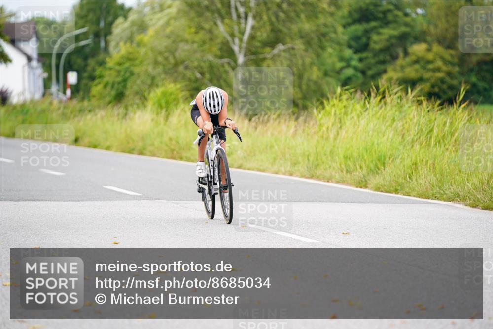 31.08.2025 - Elbe Triathlon Hamburg Michael Burmester http://msf.ph/oto/8685034 31.08.2025 12:23:05 Radfahren 1625 meine-sportfotos.de
