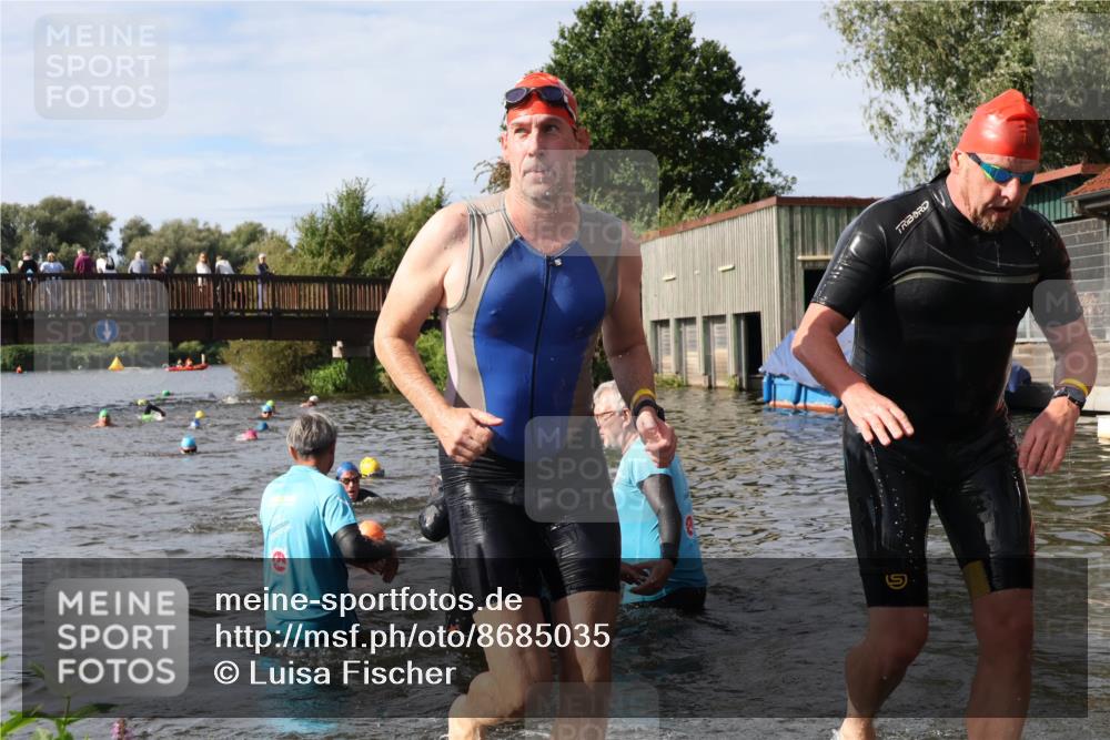 31.08.2025 - Elbe Triathlon Hamburg Luisa Fischer http://msf.ph/oto/8685035 31.08.2025 10:32:56 Schwimmen 1252, 1261, 1275, 1300, 1314, 1320 meine-sportfotos.de