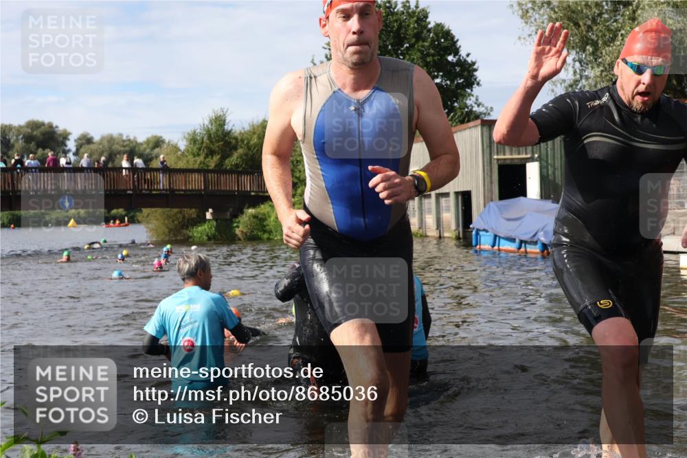 31.08.2025 - Elbe Triathlon Hamburg Luisa Fischer http://msf.ph/oto/8685036 31.08.2025 10:32:56 Schwimmen 1252, 1261, 1275, 1300, 1314, 1320 meine-sportfotos.de
