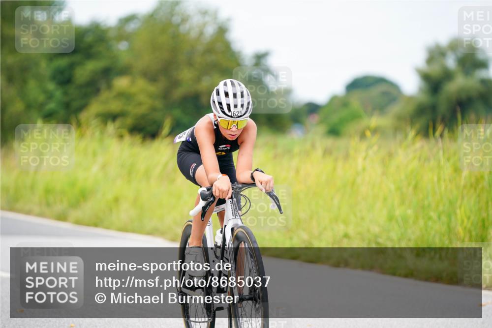 31.08.2025 - Elbe Triathlon Hamburg Michael Burmester http://msf.ph/oto/8685037 31.08.2025 12:23:07 Radfahren 1625 meine-sportfotos.de