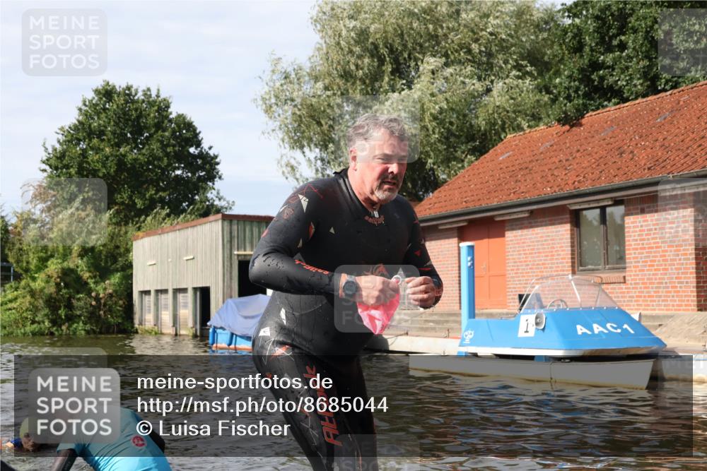 31.08.2025 - Elbe Triathlon Hamburg Luisa Fischer http://msf.ph/oto/8685044 31.08.2025 10:32:59 Schwimmen 1252, 1261, 1275, 1300, 1334 meine-sportfotos.de
