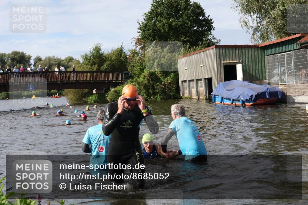 31.08.2025 - Elbe Triathlon Hamburg Luisa Fischer http://msf.ph/oto/8685052 31.08.2025 10:33:03 Schwimmen 1261, 1275, 1332, 1334 meine-sportfotos.de