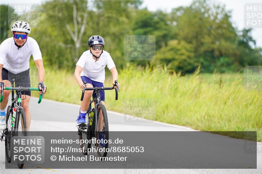 31.08.2025 - Elbe Triathlon Hamburg Michael Burmester http://msf.ph/oto/8685053 31.08.2025 12:26:05 Radfahren  meine-sportfotos.de