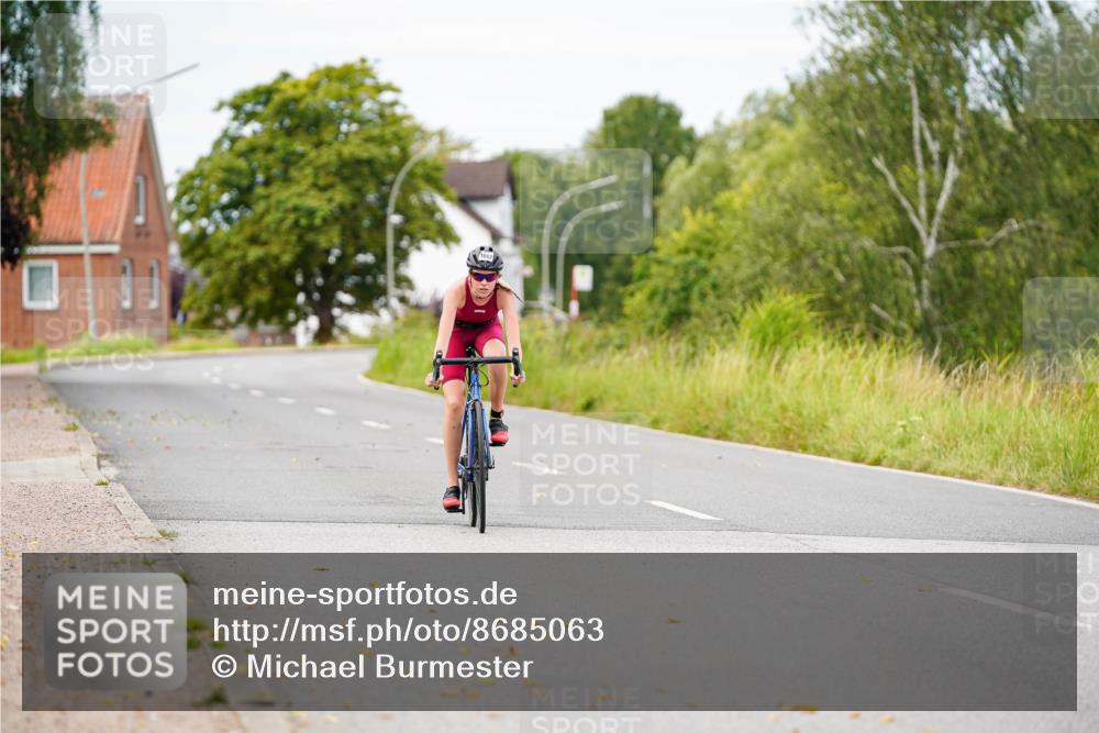 31.08.2025 - Elbe Triathlon Hamburg Michael Burmester http://msf.ph/oto/8685063 31.08.2025 12:31:33 Radfahren 1662 meine-sportfotos.de