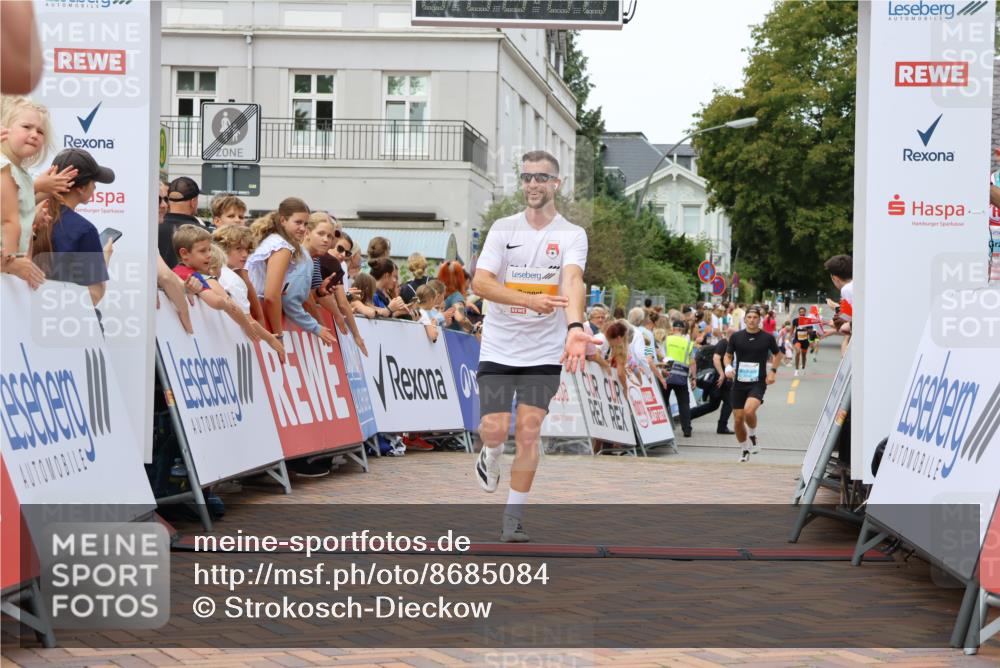 31.08.2025 - 21. Blankeneser Heldenlauf Strokosch-Dieckow http://msf.ph/oto/8685084 31.08.2025 12:01:12 Ziel 5814, 4219 meine-sportfotos.de