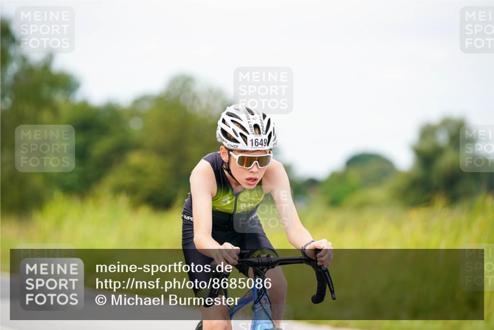 31.08.2025 - Elbe Triathlon Hamburg Michael Burmester http://msf.ph/oto/8685086 31.08.2025 12:32:08 Radfahren 1649 meine-sportfotos.de