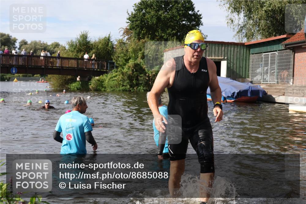 31.08.2025 - Elbe Triathlon Hamburg Luisa Fischer http://msf.ph/oto/8685088 31.08.2025 10:33:14 Schwimmen 1317, 1332 meine-sportfotos.de