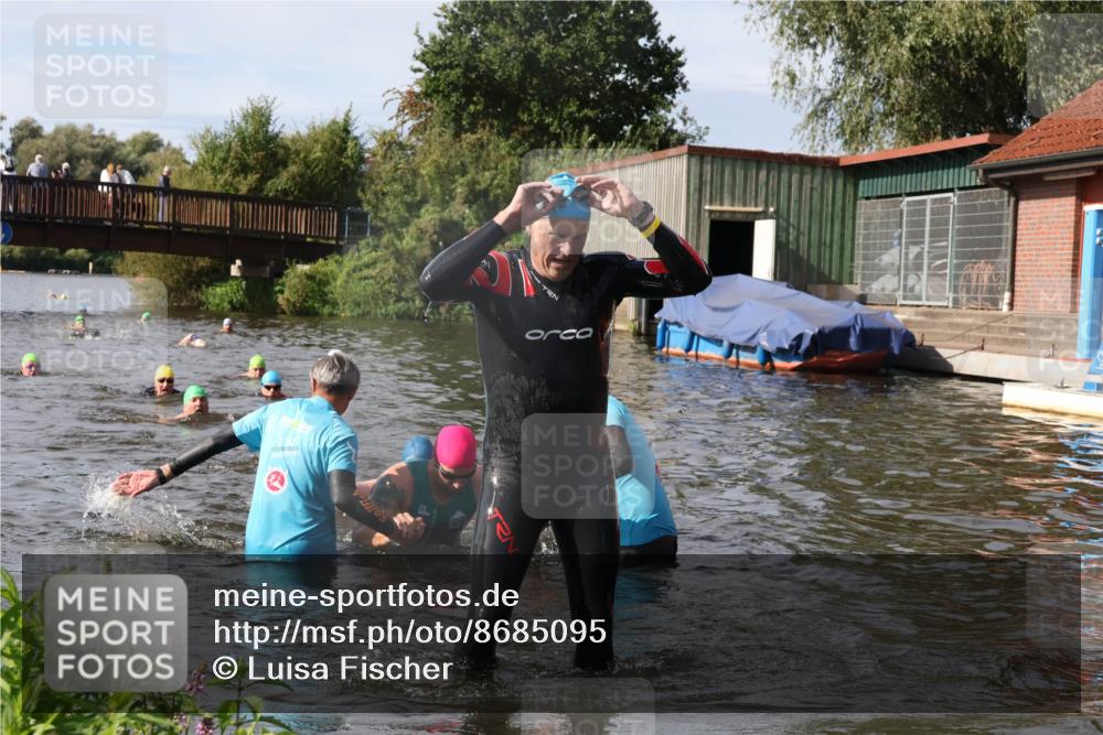 31.08.2025 - Elbe Triathlon Hamburg Luisa Fischer http://msf.ph/oto/8685095 31.08.2025 10:33:25 Schwimmen 1259, 1268, 1270, 1308 meine-sportfotos.de