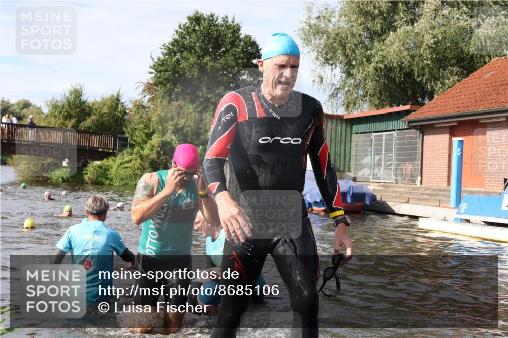 31.08.2025 - Elbe Triathlon Hamburg Luisa Fischer http://msf.ph/oto/8685106 31.08.2025 10:33:27 Schwimmen 1259, 1268, 1270, 1308 meine-sportfotos.de