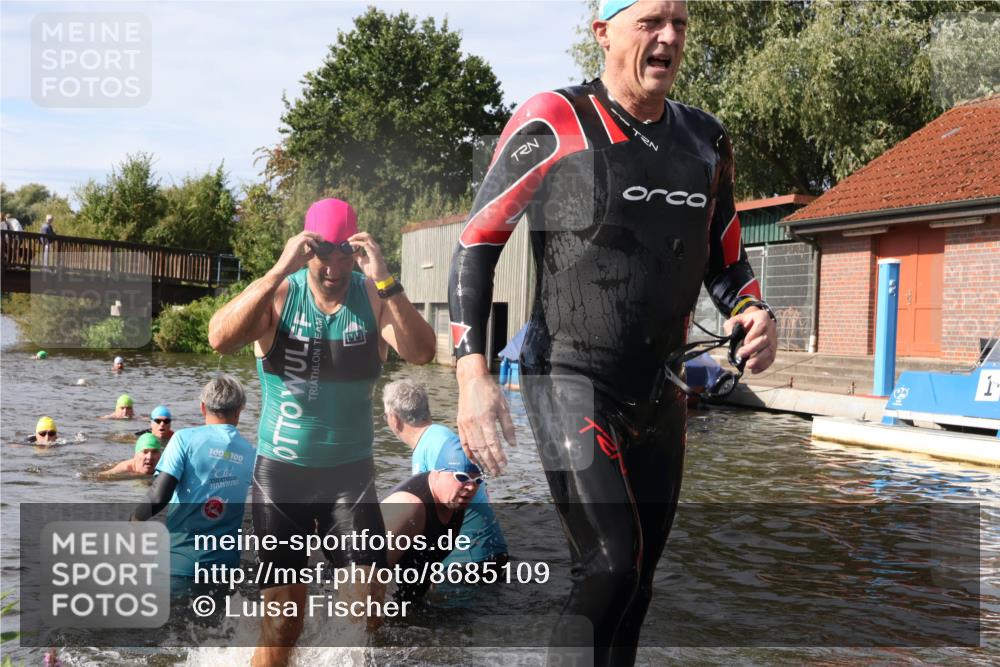 31.08.2025 - Elbe Triathlon Hamburg Luisa Fischer http://msf.ph/oto/8685109 31.08.2025 10:33:28 Schwimmen 1259, 1268, 1270, 1308 meine-sportfotos.de