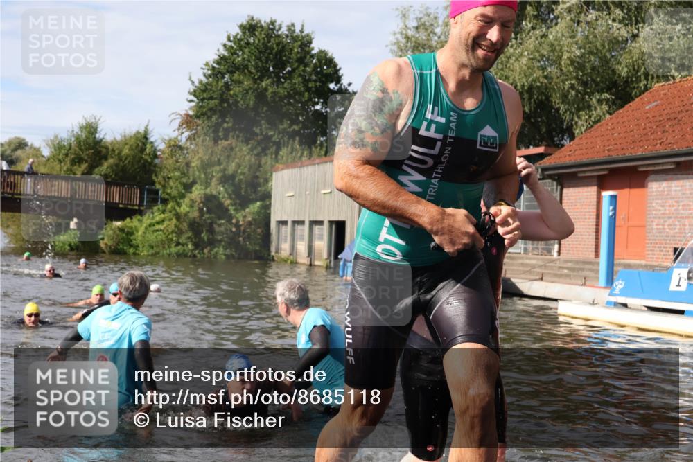31.08.2025 - Elbe Triathlon Hamburg Luisa Fischer http://msf.ph/oto/8685118 31.08.2025 10:33:30 Schwimmen 1259, 1268, 1270, 1308, 1325 meine-sportfotos.de