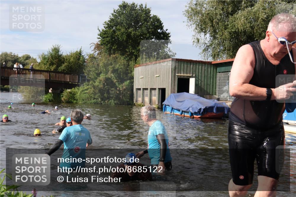 31.08.2025 - Elbe Triathlon Hamburg Luisa Fischer http://msf.ph/oto/8685122 31.08.2025 10:33:31 Schwimmen 1259, 1268, 1270, 1308, 1325 meine-sportfotos.de