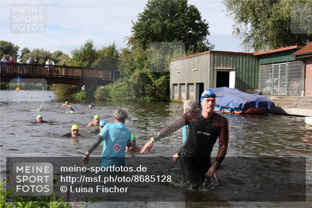31.08.2025 - Elbe Triathlon Hamburg Luisa Fischer http://msf.ph/oto/8685128 31.08.2025 10:33:32 Schwimmen 1259, 1268, 1270, 1308, 1325 meine-sportfotos.de