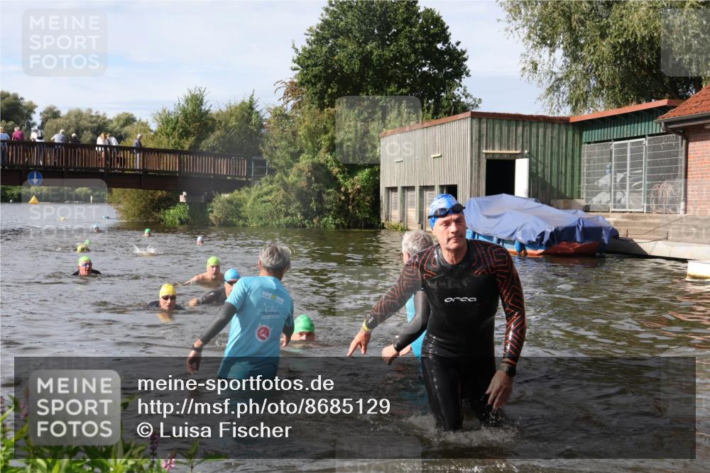 31.08.2025 - Elbe Triathlon Hamburg Luisa Fischer http://msf.ph/oto/8685129 31.08.2025 10:33:32 Schwimmen 1259, 1268, 1270, 1308, 1325 meine-sportfotos.de
