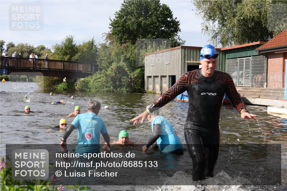 31.08.2025 - Elbe Triathlon Hamburg Luisa Fischer http://msf.ph/oto/8685133 31.08.2025 10:33:33 Schwimmen 1259, 1268, 1270, 1308, 1325 meine-sportfotos.de