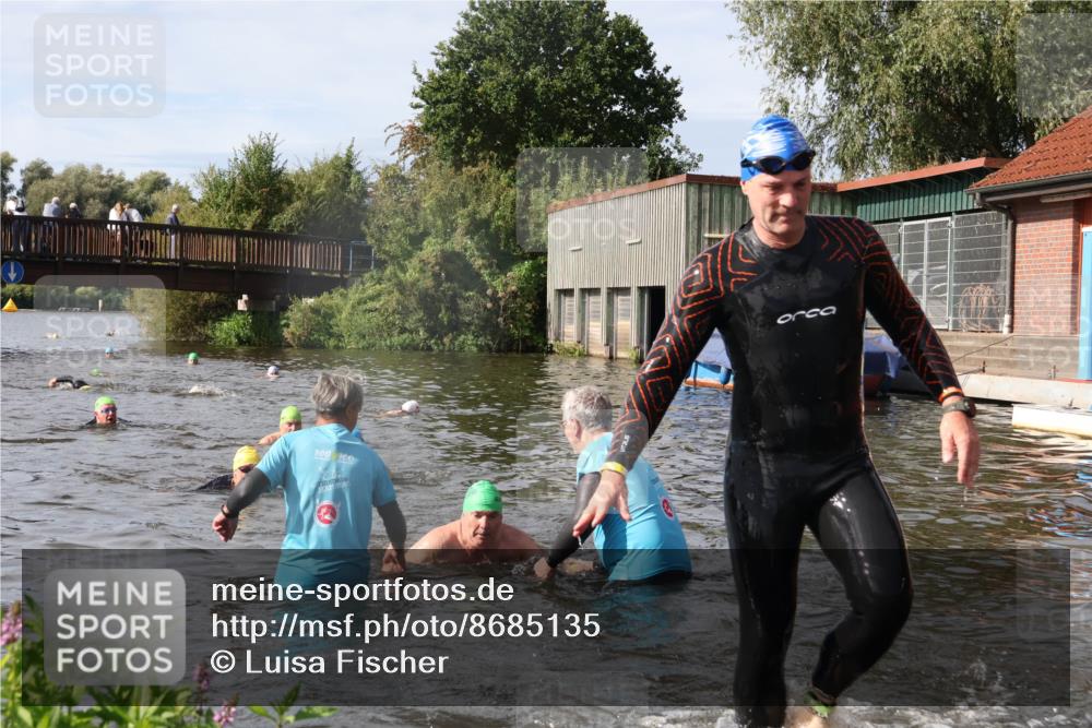 31.08.2025 - Elbe Triathlon Hamburg Luisa Fischer http://msf.ph/oto/8685135 31.08.2025 10:33:34 Schwimmen 1259, 1268, 1270, 1308, 1325 meine-sportfotos.de