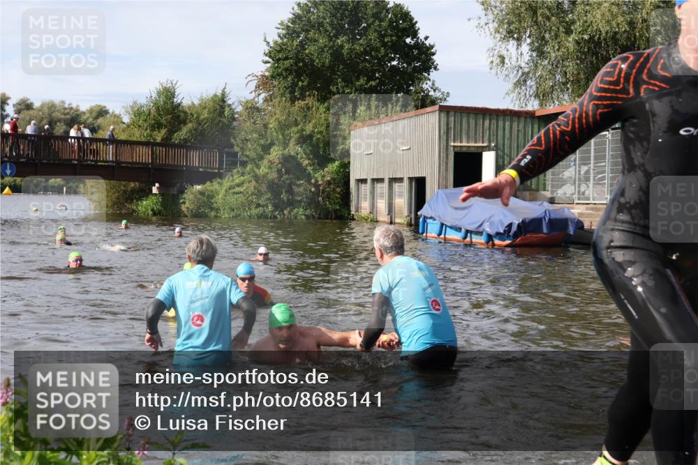 31.08.2025 - Elbe Triathlon Hamburg Luisa Fischer http://msf.ph/oto/8685141 31.08.2025 10:33:35 Schwimmen 1259, 1268, 1270, 1313, 1325 meine-sportfotos.de