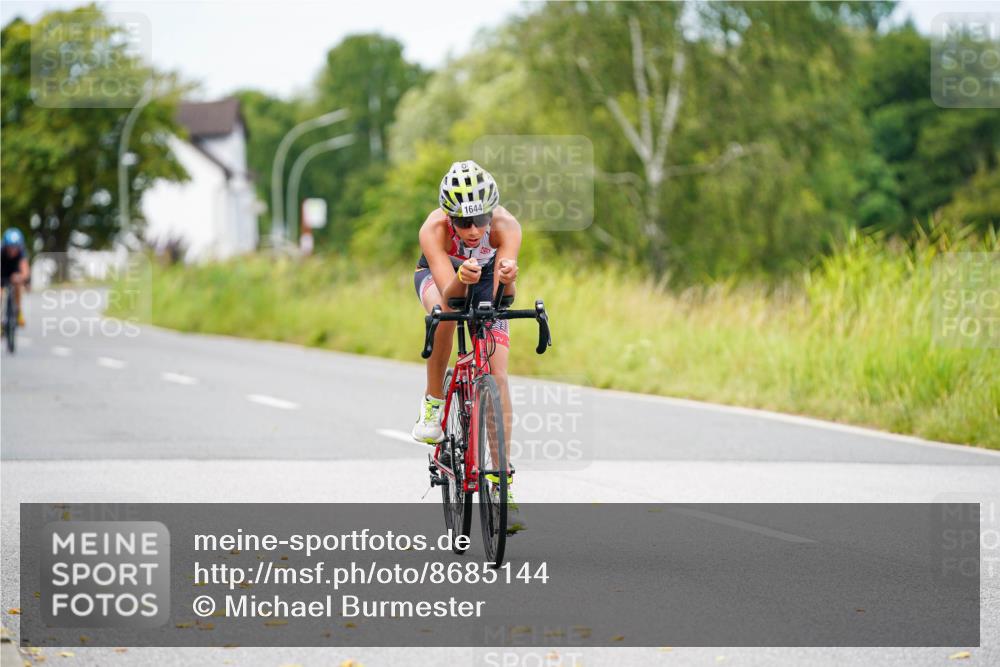 31.08.2025 - Elbe Triathlon Hamburg Michael Burmester http://msf.ph/oto/8685144 31.08.2025 12:33:31 Radfahren 1644, 1651 meine-sportfotos.de