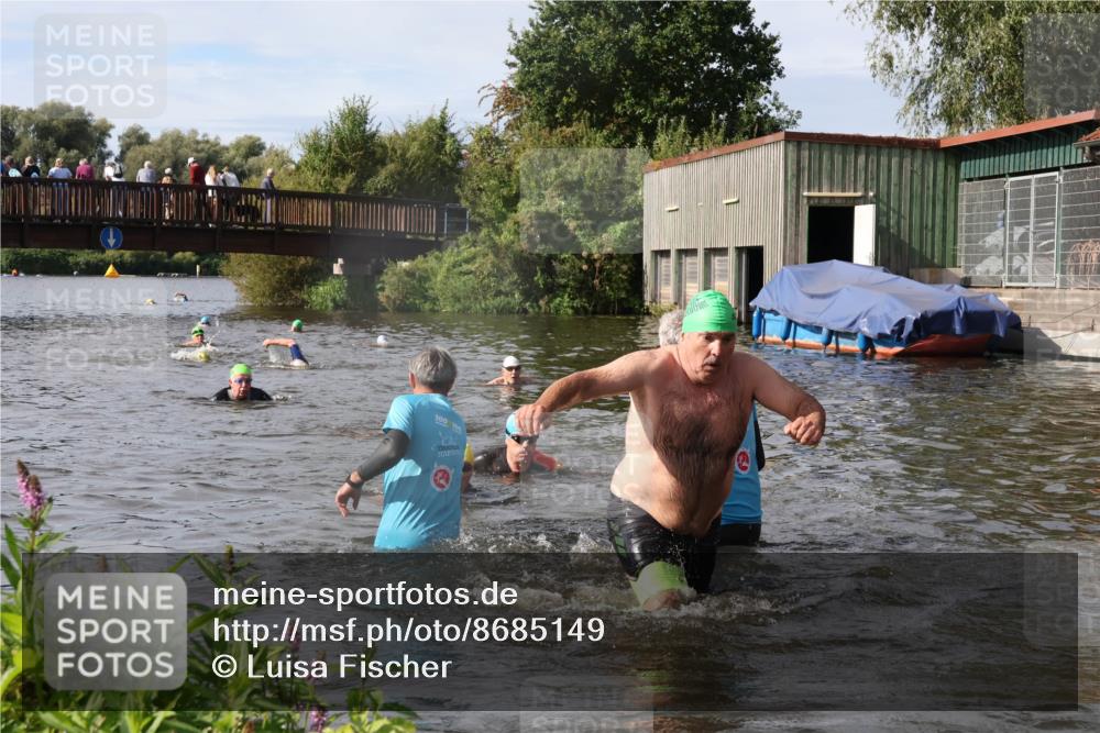 31.08.2025 - Elbe Triathlon Hamburg Luisa Fischer http://msf.ph/oto/8685149 31.08.2025 10:33:37 Schwimmen 1259, 1313, 1316, 1325 meine-sportfotos.de