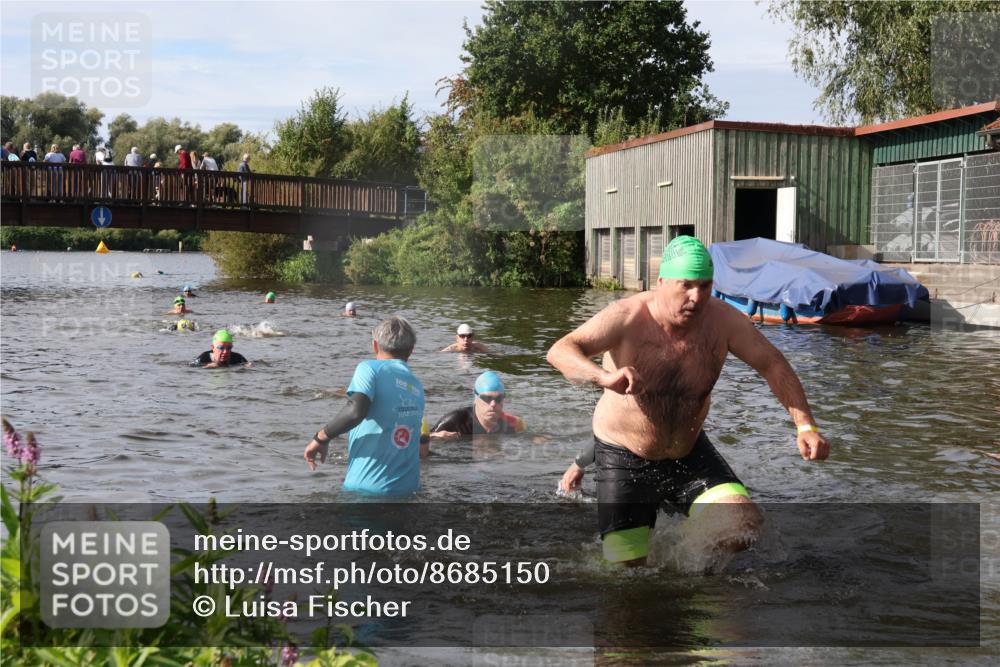 31.08.2025 - Elbe Triathlon Hamburg Luisa Fischer http://msf.ph/oto/8685150 31.08.2025 10:33:37 Schwimmen 1259, 1313, 1316, 1325 meine-sportfotos.de
