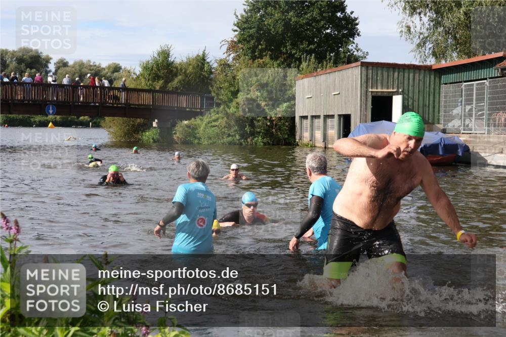 31.08.2025 - Elbe Triathlon Hamburg Luisa Fischer http://msf.ph/oto/8685151 31.08.2025 10:33:38 Schwimmen 1259, 1313, 1316, 1325 meine-sportfotos.de