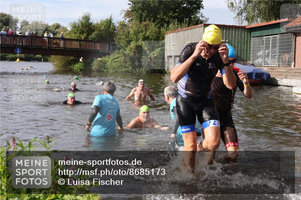31.08.2025 - Elbe Triathlon Hamburg Luisa Fischer http://msf.ph/oto/8685173 31.08.2025 10:33:44 Schwimmen 1313, 1316, 1340 meine-sportfotos.de