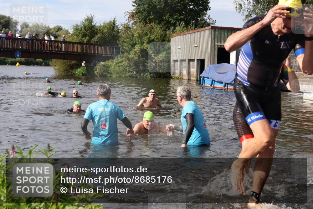 31.08.2025 - Elbe Triathlon Hamburg Luisa Fischer http://msf.ph/oto/8685176 31.08.2025 10:33:44 Schwimmen 1313, 1316, 1340 meine-sportfotos.de