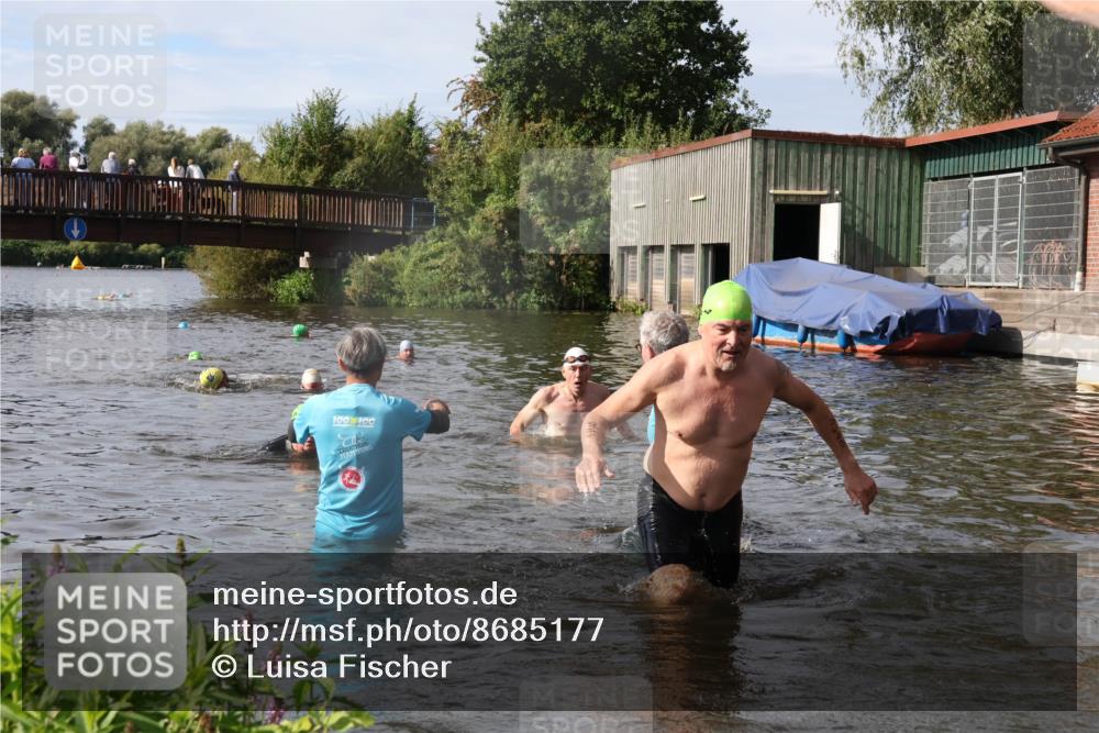 31.08.2025 - Elbe Triathlon Hamburg Luisa Fischer http://msf.ph/oto/8685177 31.08.2025 10:33:47 Schwimmen 1313, 1316, 1340 meine-sportfotos.de