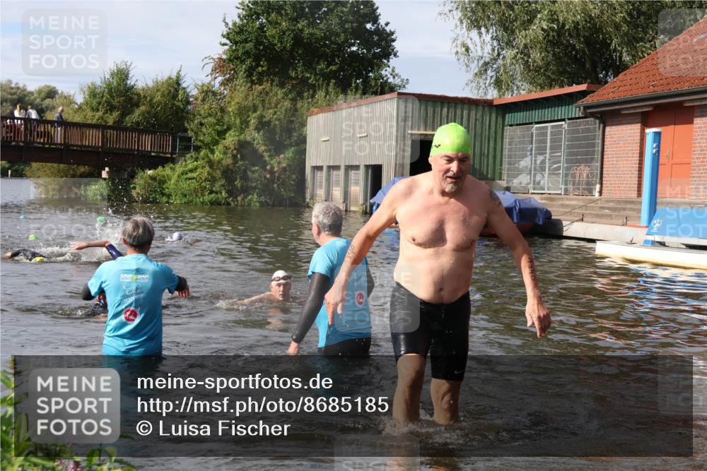 31.08.2025 - Elbe Triathlon Hamburg Luisa Fischer http://msf.ph/oto/8685185 31.08.2025 10:33:48 Schwimmen 1313, 1316, 1340 meine-sportfotos.de