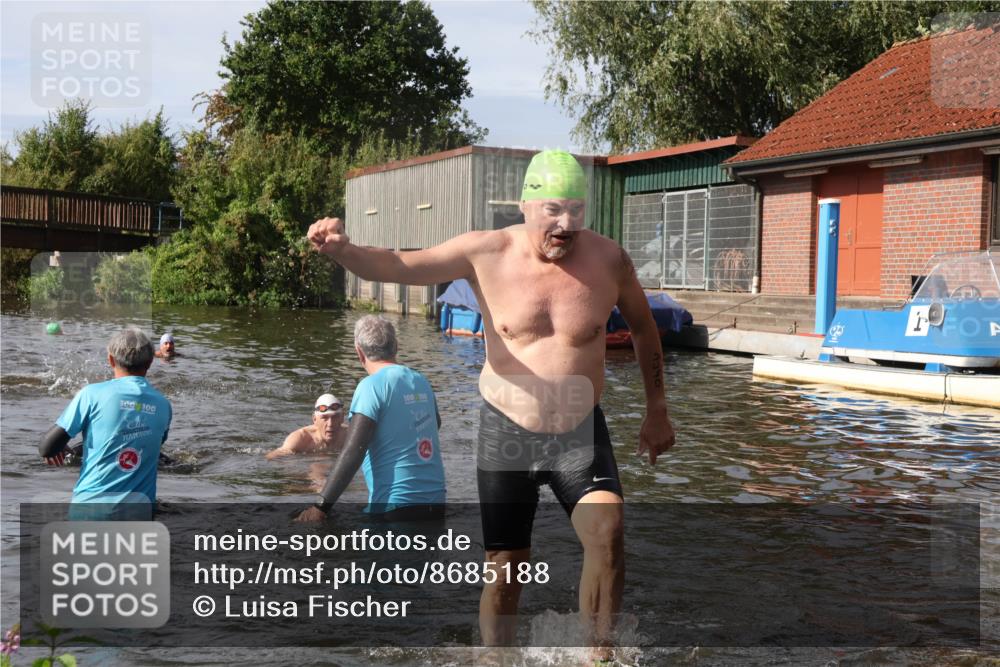 31.08.2025 - Elbe Triathlon Hamburg Luisa Fischer http://msf.ph/oto/8685188 31.08.2025 10:33:49 Schwimmen 1313, 1316, 1336, 1340 meine-sportfotos.de
