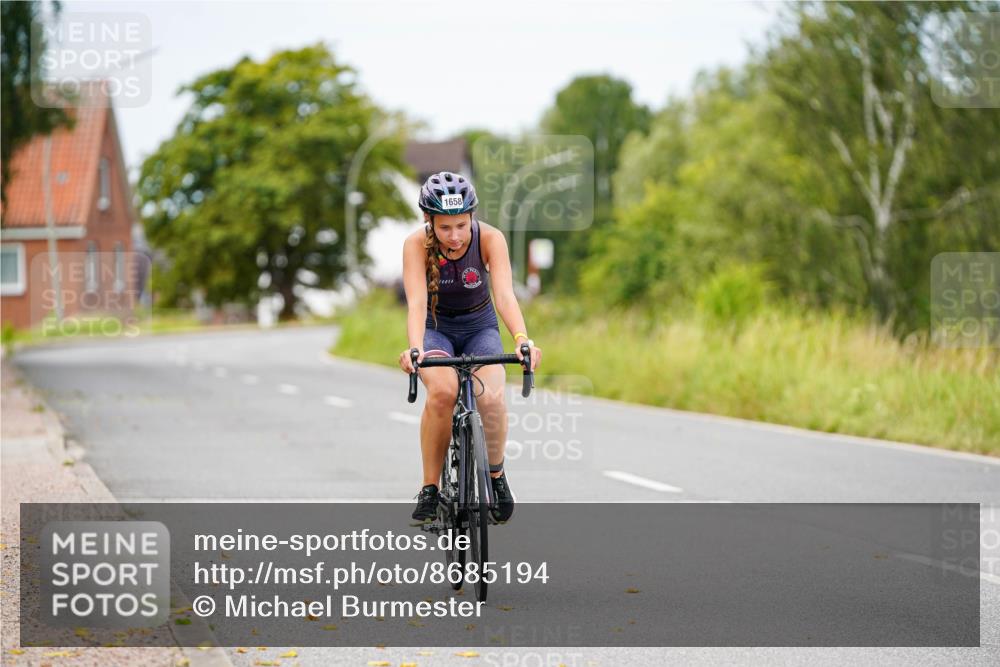 31.08.2025 - Elbe Triathlon Hamburg Michael Burmester http://msf.ph/oto/8685194 31.08.2025 12:34:46 Radfahren 1658 meine-sportfotos.de