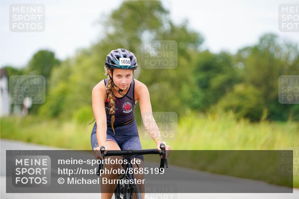 31.08.2025 - Elbe Triathlon Hamburg Michael Burmester http://msf.ph/oto/8685199 31.08.2025 12:34:47 Radfahren 1658 meine-sportfotos.de