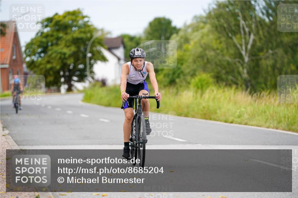 31.08.2025 - Elbe Triathlon Hamburg Michael Burmester http://msf.ph/oto/8685204 31.08.2025 12:35:27 Radfahren 1646, 1653 meine-sportfotos.de