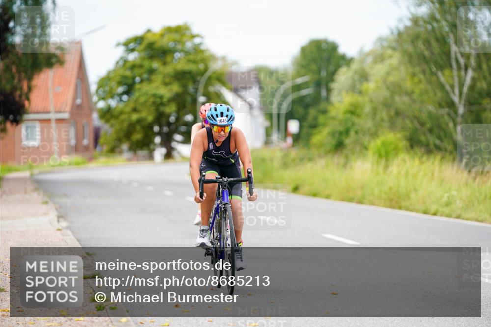 31.08.2025 - Elbe Triathlon Hamburg Michael Burmester http://msf.ph/oto/8685213 31.08.2025 12:35:33 Radfahren 1646, 1664 meine-sportfotos.de