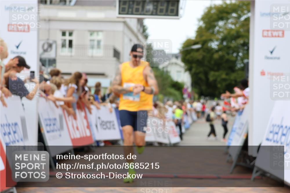 31.08.2025 - 21. Blankeneser Heldenlauf Strokosch-Dieckow http://msf.ph/oto/8685215 31.08.2025 12:01:00 Ziel 4366, 4007 meine-sportfotos.de