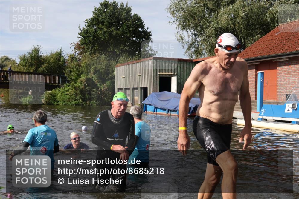 31.08.2025 - Elbe Triathlon Hamburg Luisa Fischer http://msf.ph/oto/8685218 31.08.2025 10:33:58 Schwimmen 1267, 1336, 1343 meine-sportfotos.de