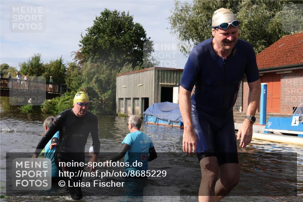 31.08.2025 - Elbe Triathlon Hamburg Luisa Fischer http://msf.ph/oto/8685229 31.08.2025 10:34:06 Schwimmen 1267, 1328, 1343 meine-sportfotos.de